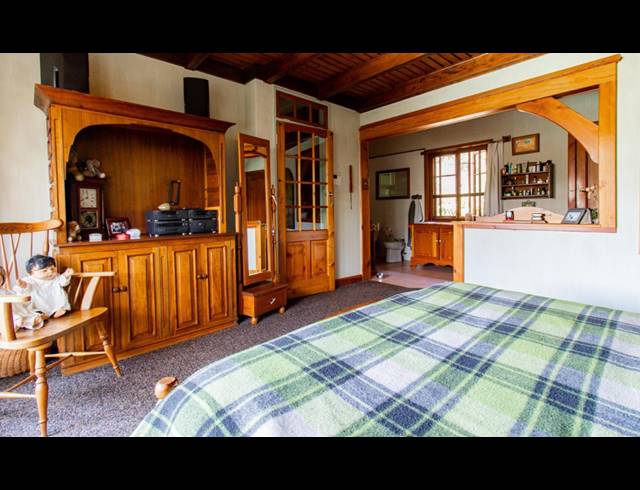 5 BEDROOM HOUSE FOR SALE IN MONDEOR